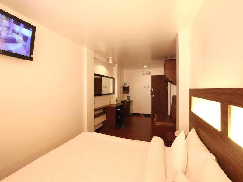 Clover City Center Hotel Yangón Exterior foto